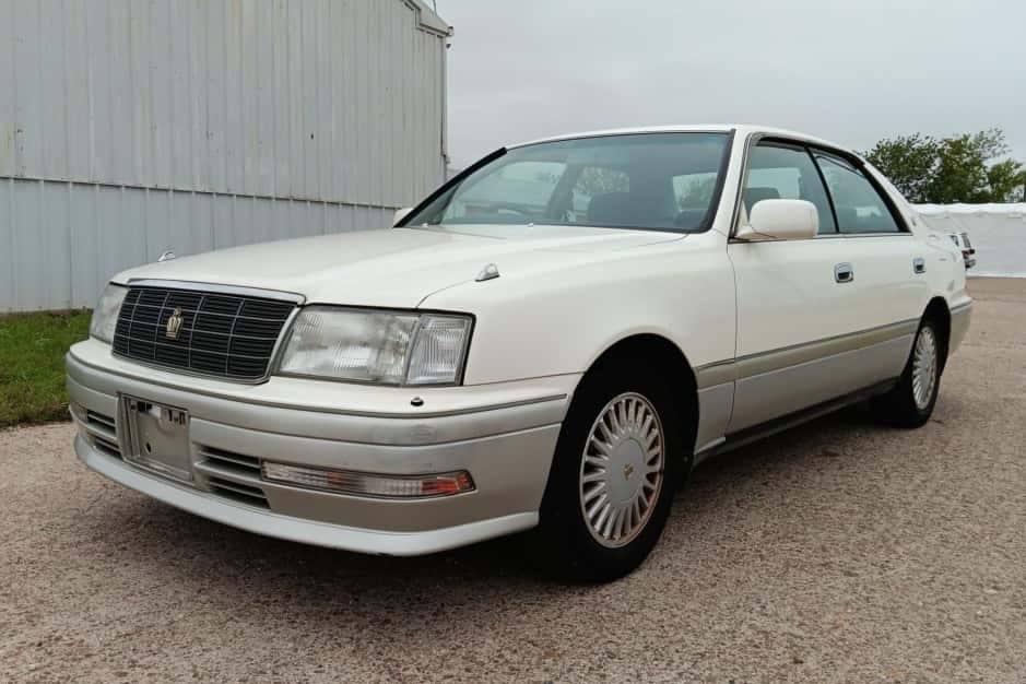 1996 Toyota Crown sold for $5,800