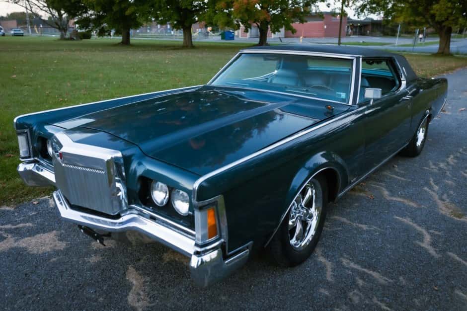 1970 Lincoln Continental Mark III (1969-1971) sold for $12,500