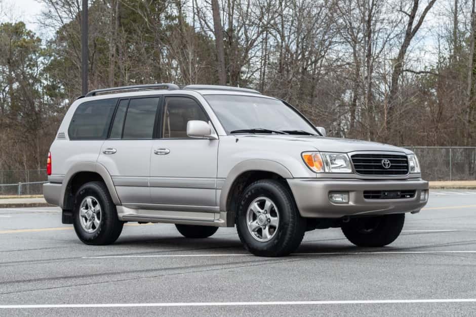 2002 Toyota Land Cruiser 100-Series sold for $23,950