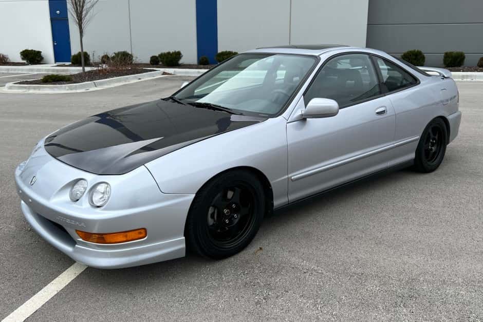 2001 Acura Integra sold for $13,500