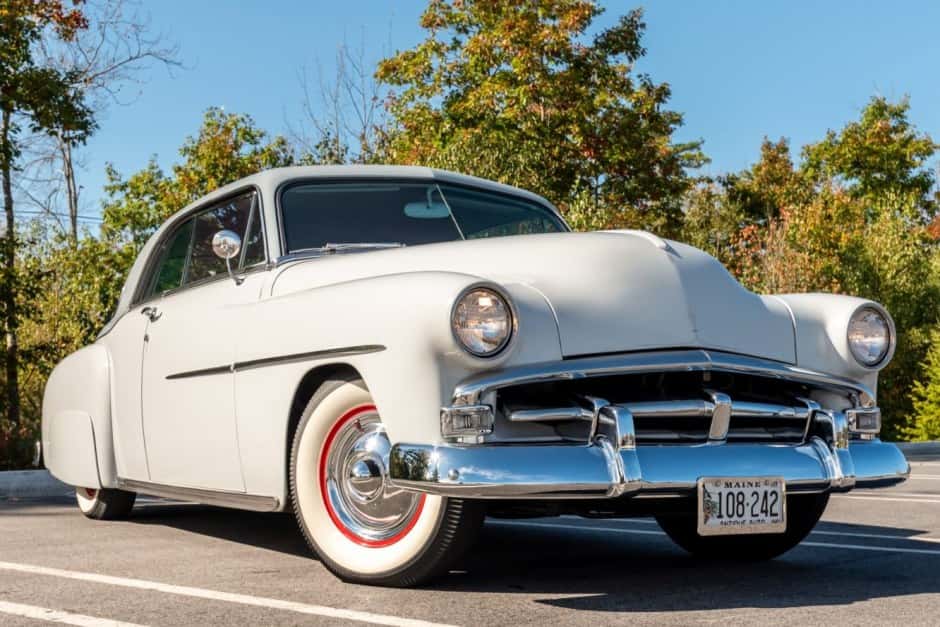1952 Plymouth Belvedere sold for $8,001