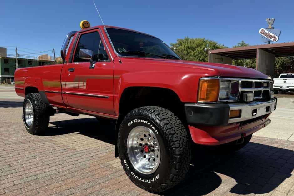 1986 Toyota Pickup (N50/N60/N70 1984-1988) sold for $16,750