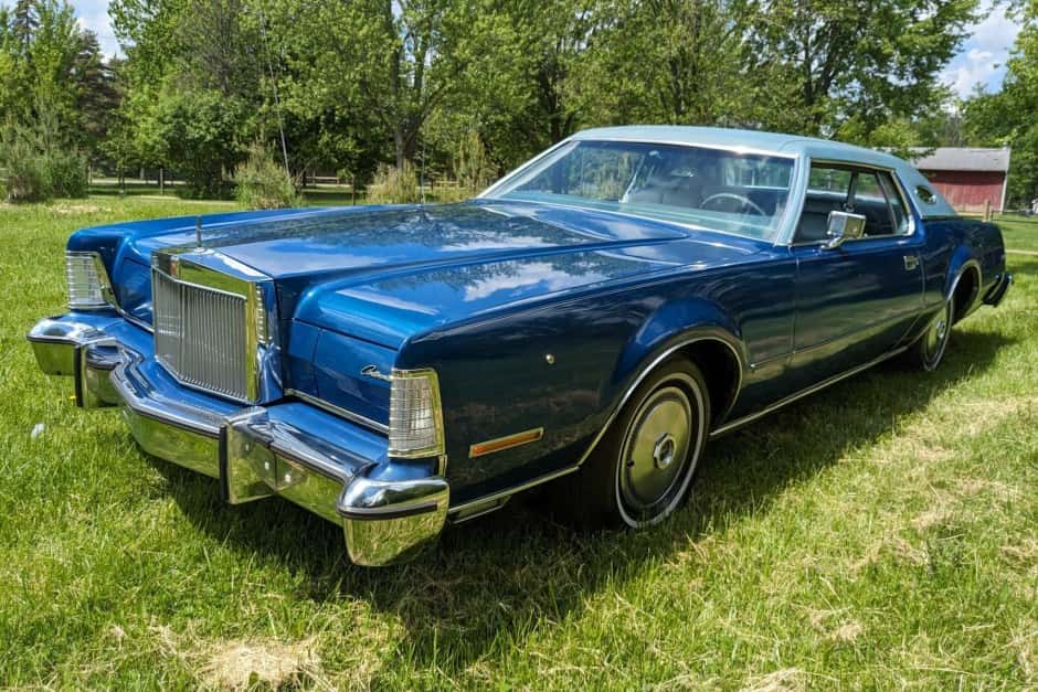 1974 Lincoln Continental Mark IV (1972-1976) sold for $11,750