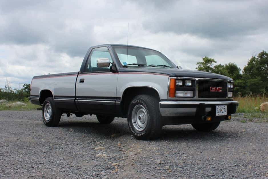 1988 GMC Sierra (GMT400 1988-2002) sold for $11,250