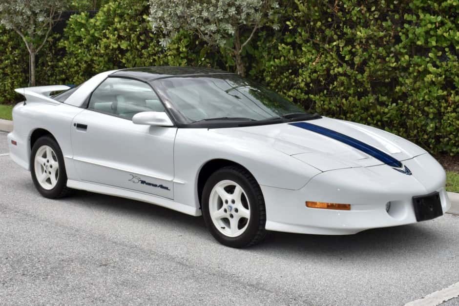1994 Pontiac Firebird (1993-2002) sold for $19,500