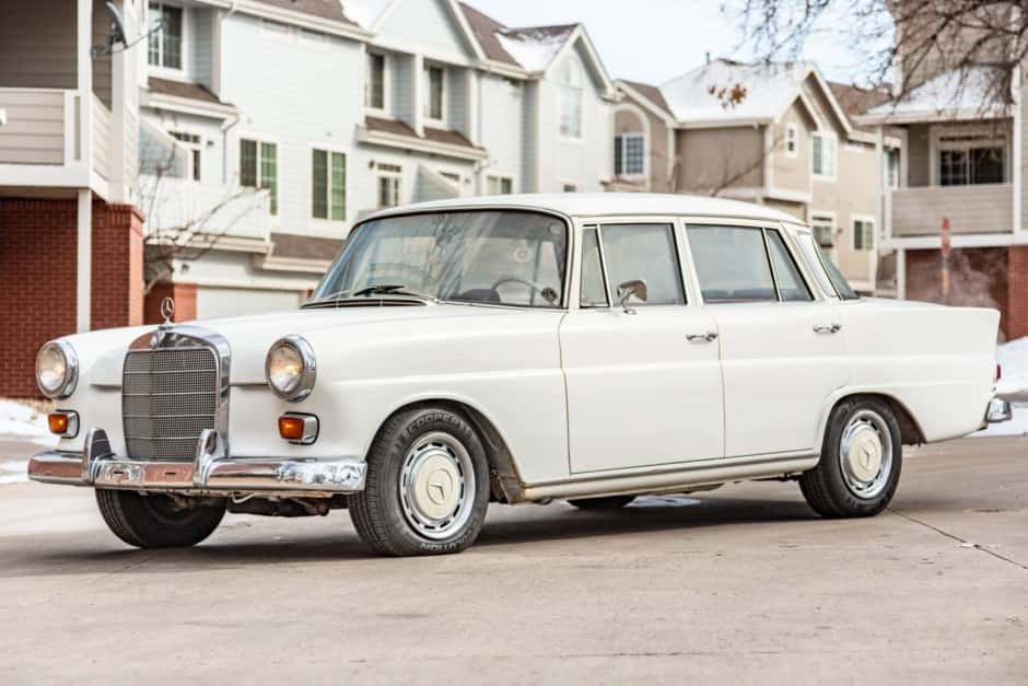 1966 Mercedes-Benz W110 sold for $6,100