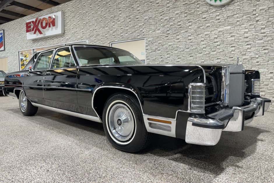 1979 Lincoln Continental (1970-1979) sold for $15,250