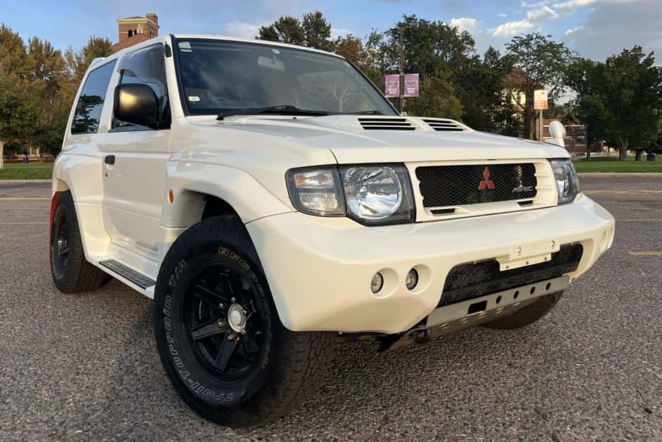 1997 Mitsubishi Pajero & Montero sold for $23,500