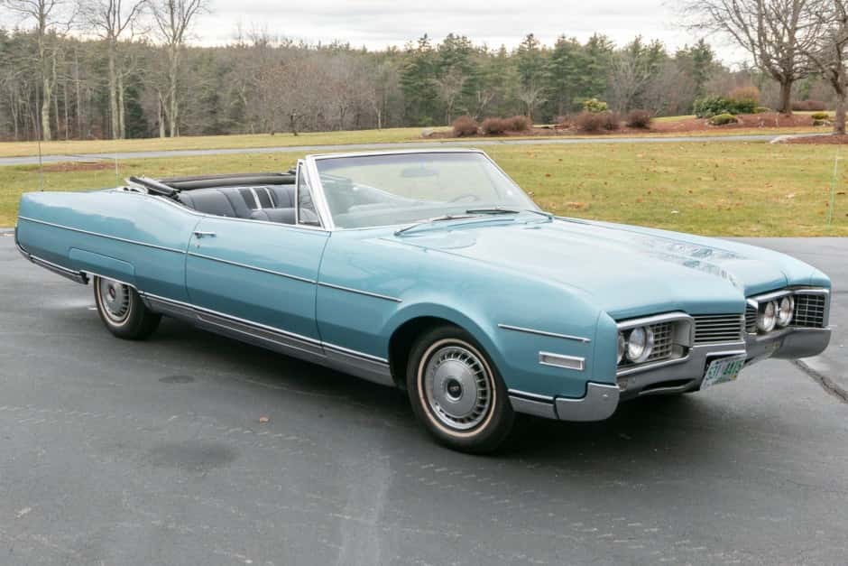 1967 Oldsmobile 98 sold for $12,298