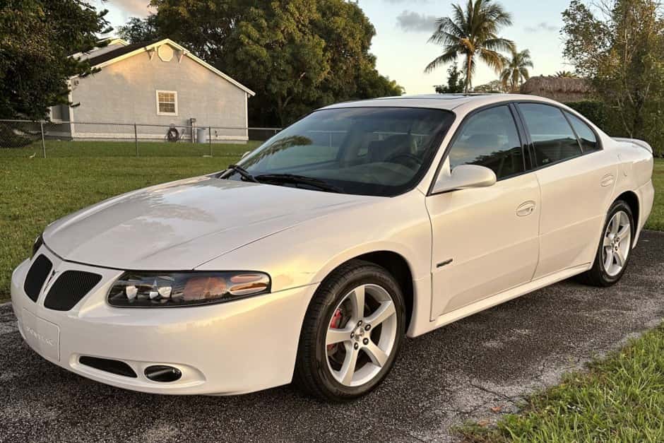 2005 Pontiac Bonneville sold for $12,250
