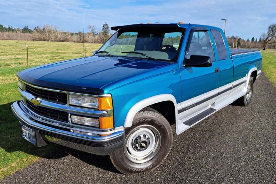 1995 Chevrolet C/K GMT400 (1988-2002) sold for $17,501