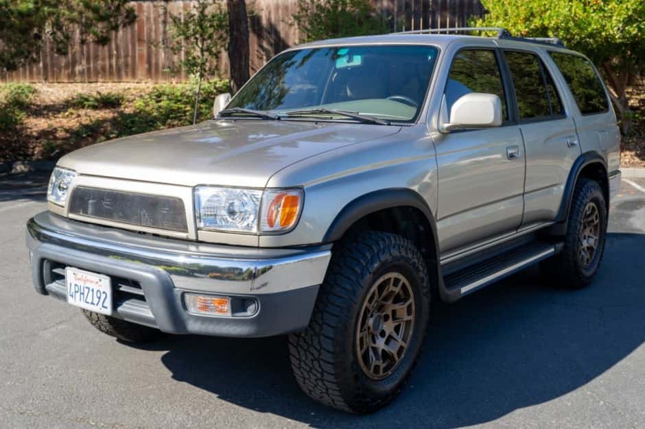 2001 Toyota 4Runner (N180) sold for $9,500