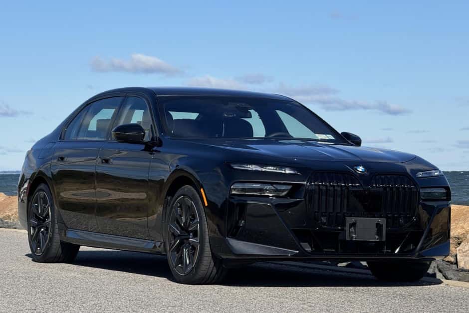 2023 BMW G70 7-Series sold for $88,500