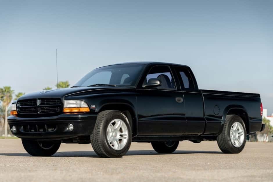 1999 Dodge Dakota (1997-2004) sold for $25,000