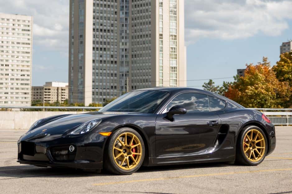 2014 Porsche 981 Cayman sold for $34,000