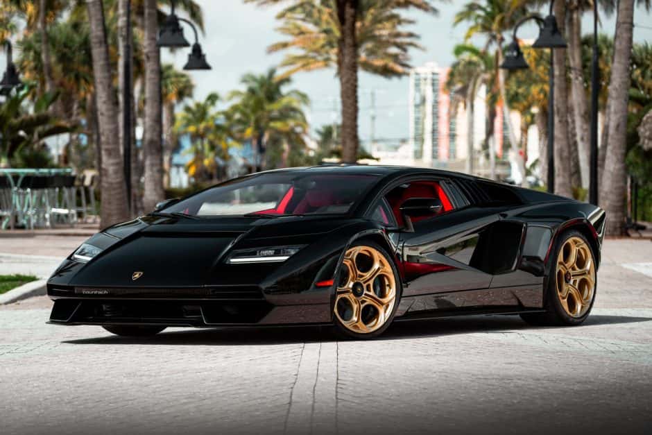 2022 Lamborghini Aventador sold for $2,570,800