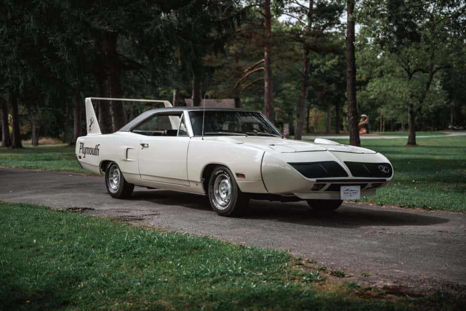 1970 Plymouth Superbird & Dodge Charger Daytona sold for $171,000