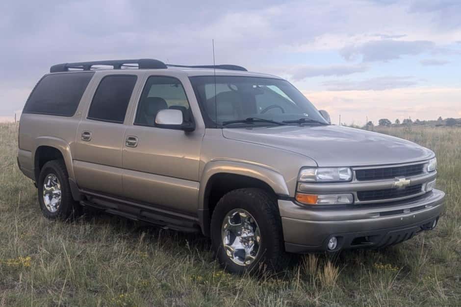 2001 Chevrolet Suburban (GMT800 2000-2006) sold for $9,500