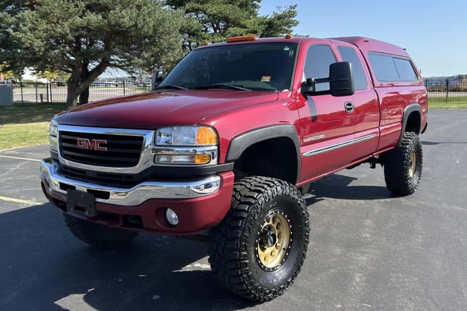2006 GMC Sierra HD (GMT800 2000-2007) sold for $13,750