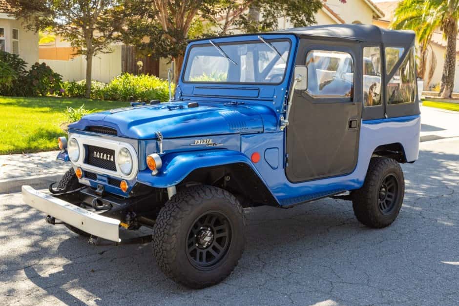 1964 Toyota Land Cruiser FJ40 sold for $10,000