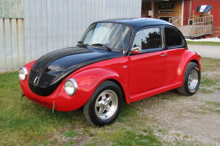 1975 Volkswagen Super Beetle sold for $21,842