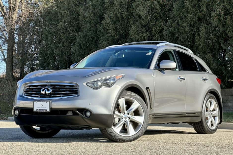 2010 Infiniti  sold for $15,000