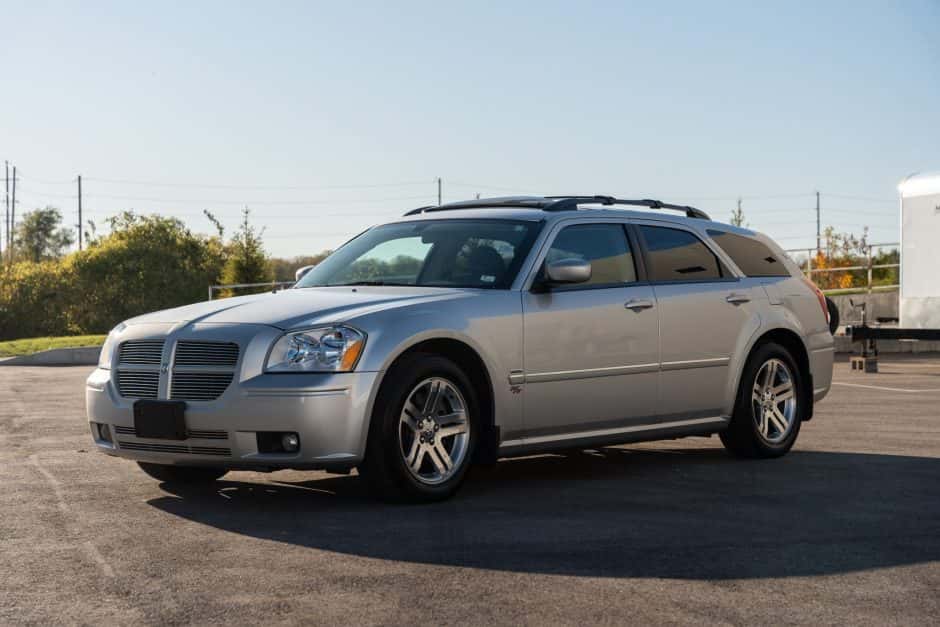 2005 Dodge Magnum sold for $18,353