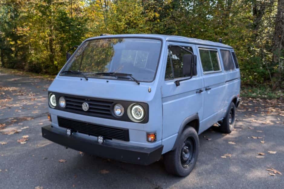 1991 Volkswagen Vanagon sold for $12,700