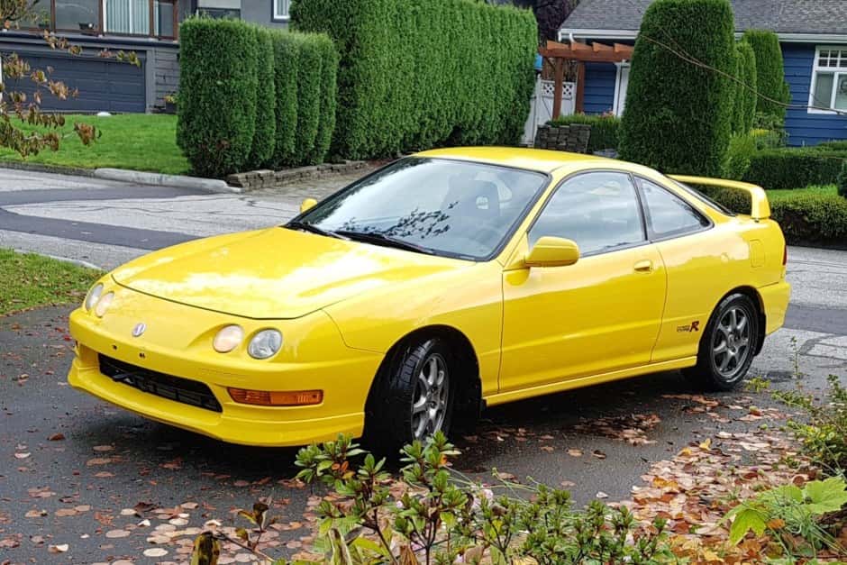 2000 Acura Integra Type R sold for $13,699