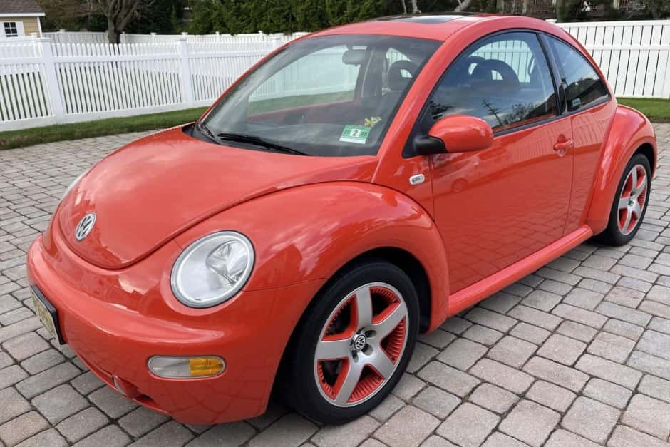 2002 Volkswagen New Beetle (1998-2010) sold for $9,750