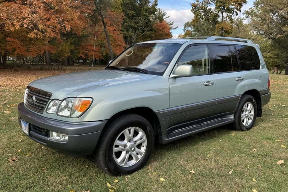 2004 Lexus LX470 sold for $29,500