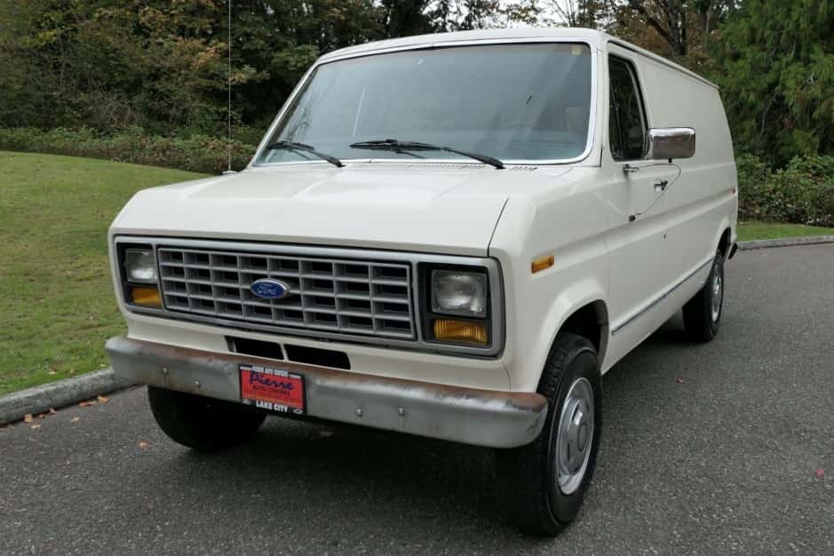 1991 Ford Econoline Van sold for $8,700
