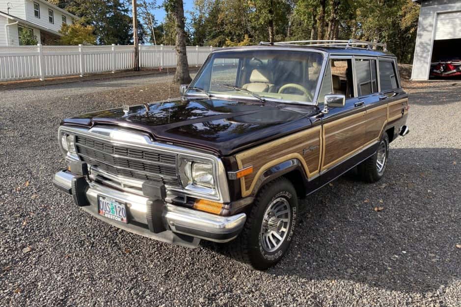 1990 Jeep SJ Grand Wagoneer sold for $27,000