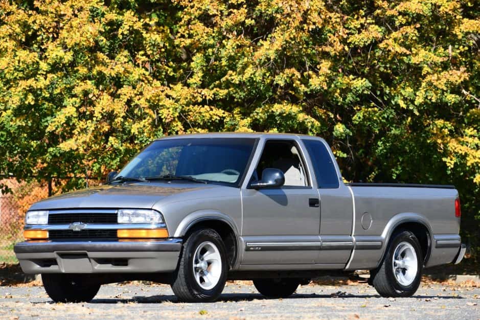 1998 Chevrolet S-10 (1994-2004) sold for $8,850