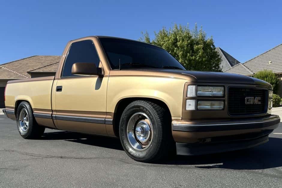 1995 GMC Sierra (GMT400 1988-2002) sold for $15,750