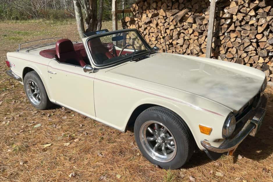 1976 Triumph TR6 sold for $10,700