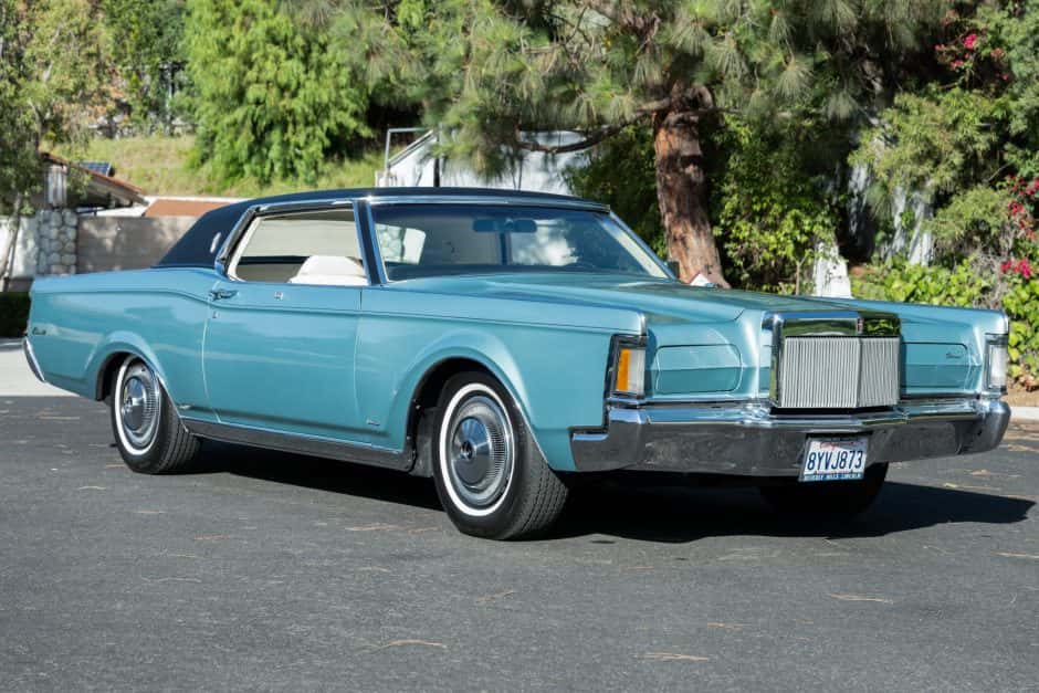 1970 Lincoln Continental Mark III (1969-1971) sold for $32,000