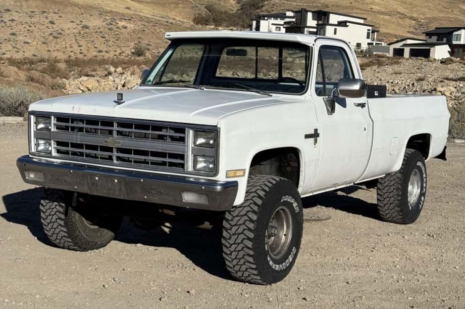 1984 Chevrolet C/K (1973-1991) sold for $10,750