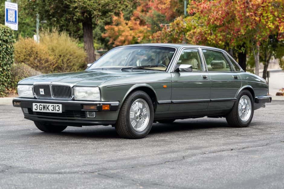 1994 Jaguar XJ40 XJ (1988-1994) sold for $6,600