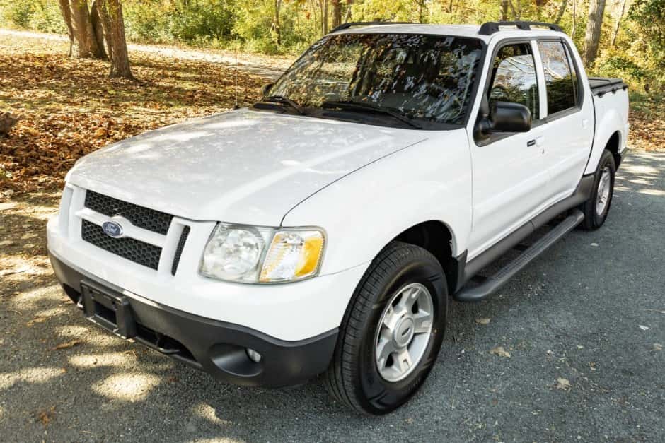 2004 Ford Explorer Sport Trac sold for $8,999