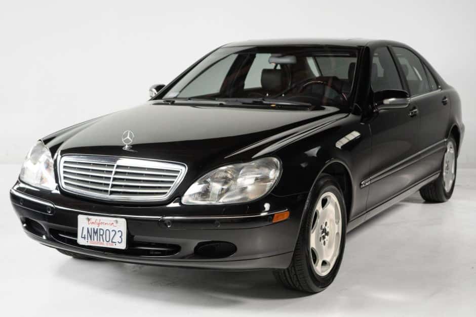 2001 Mercedes-Benz W220 S-Class sold for $18,000