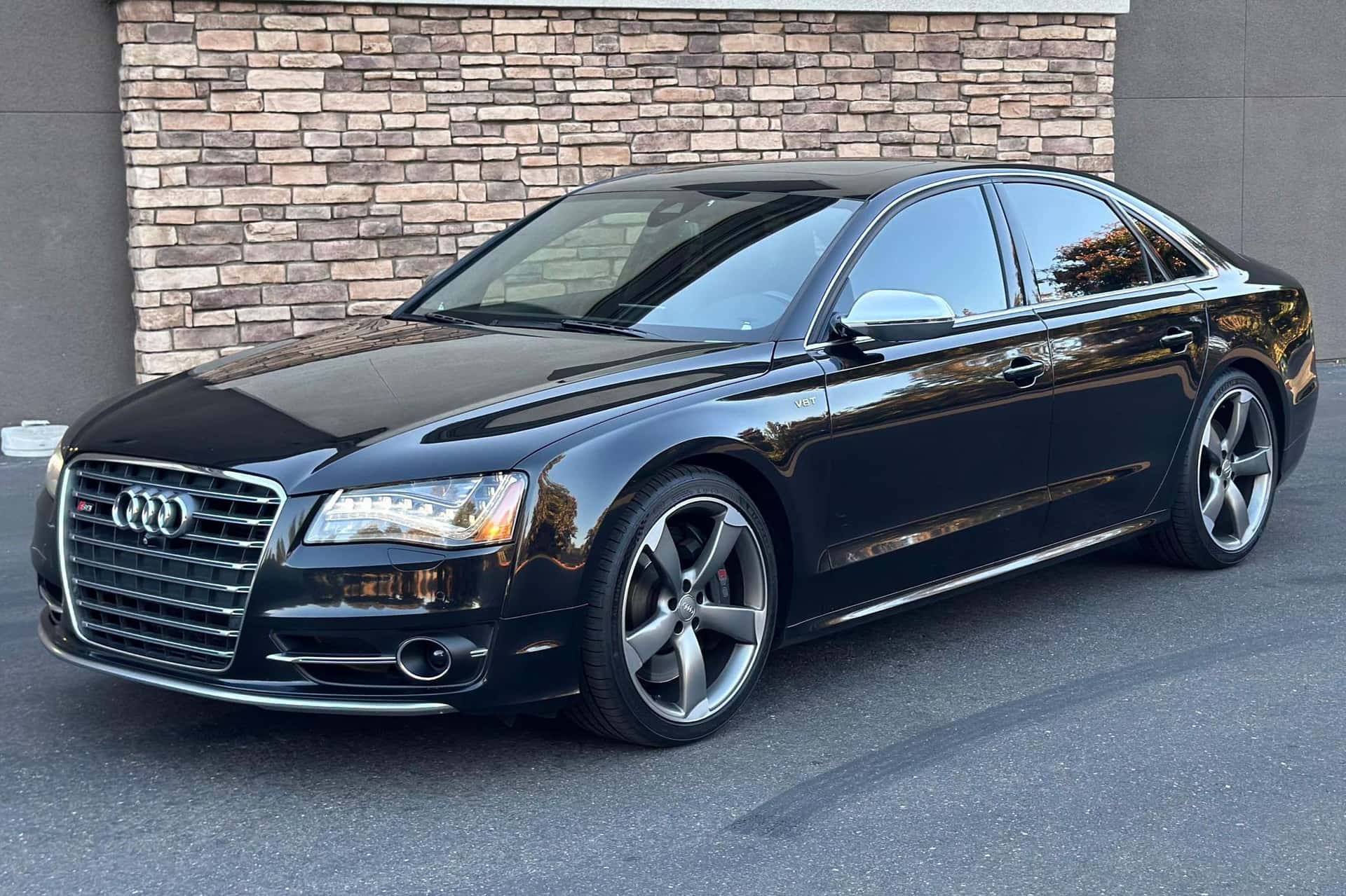 2014 Audi S8 sold for $17,250