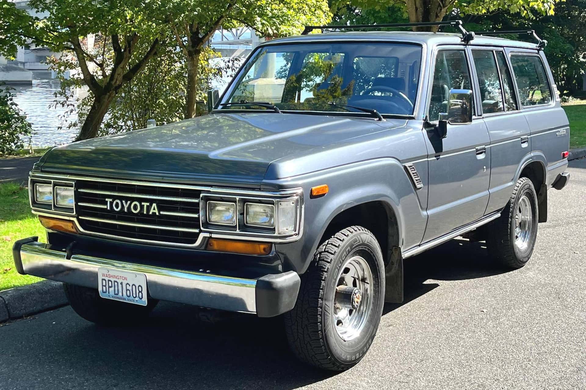 1990 Toyota Land Cruiser sold for $19,250