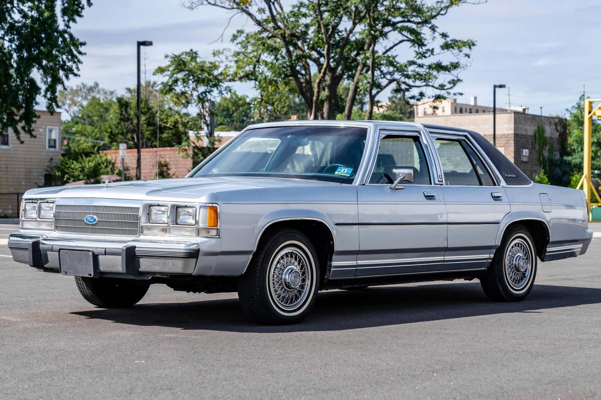 1991 Ford Crown Victoria sold for $5,200