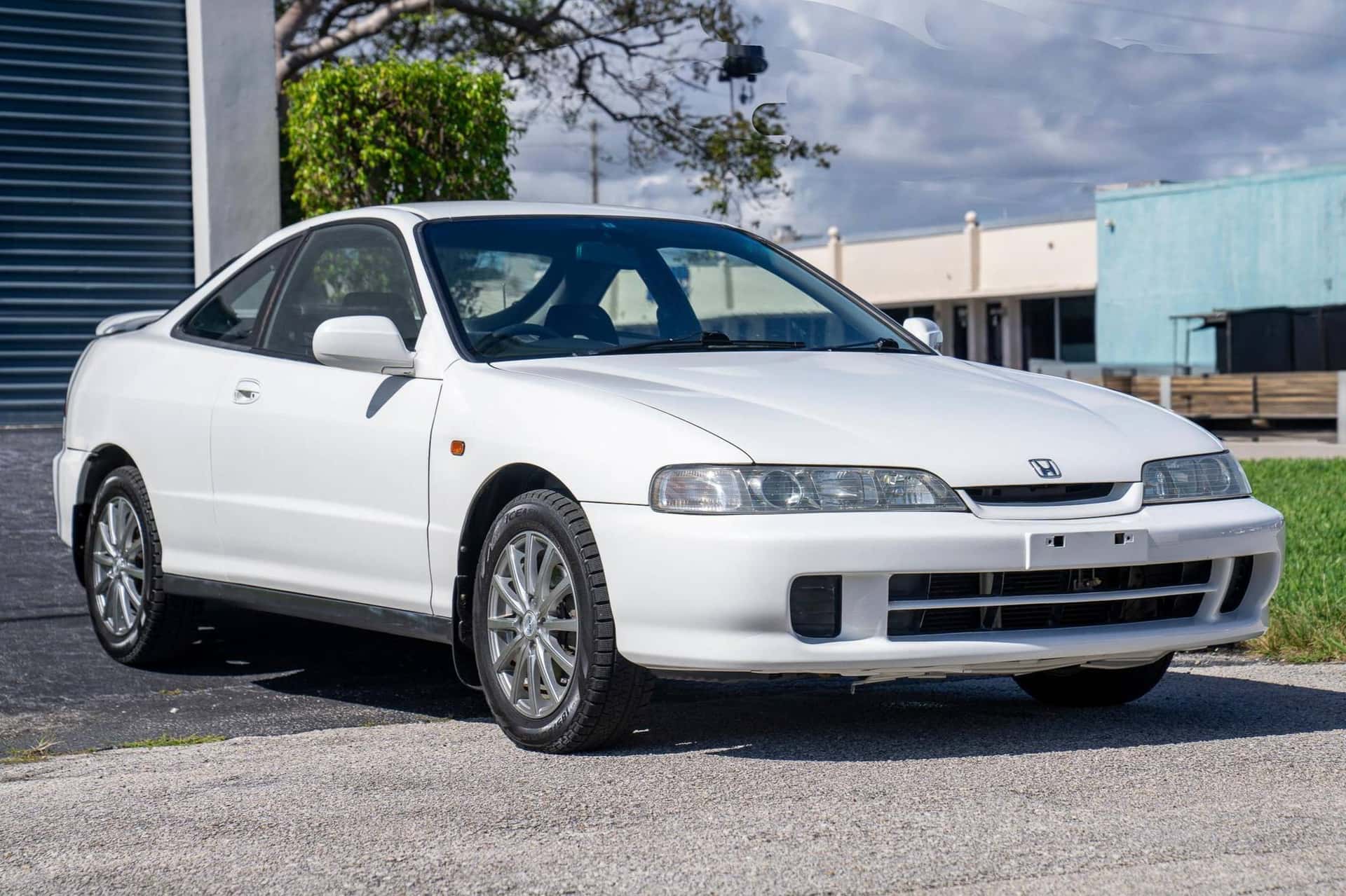 1999 Acura Integra sold for $10,100