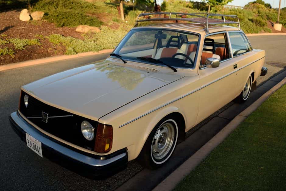 1976 Volvo 240 sold for $0