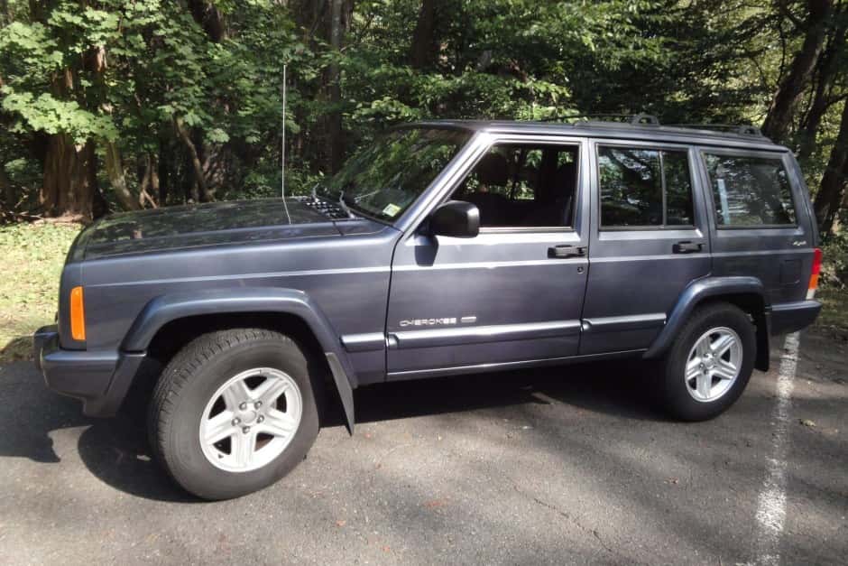 2001 Jeep XJ Cherokee sold for $9,000