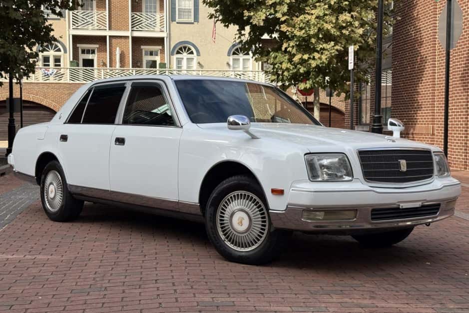 1999 Toyota Century sold for $10,500