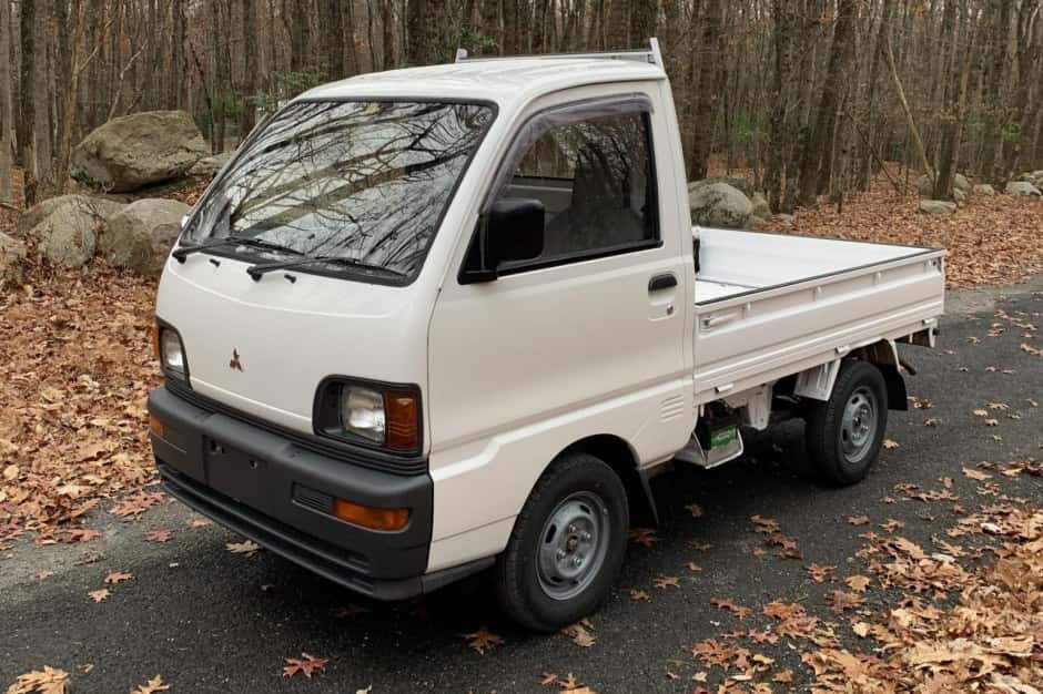 1994 Mitsubishi Minicab sold for $9,600