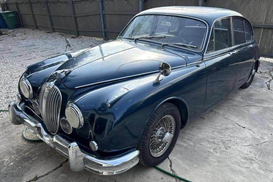 1961 Jaguar Mk II sold for $6,300